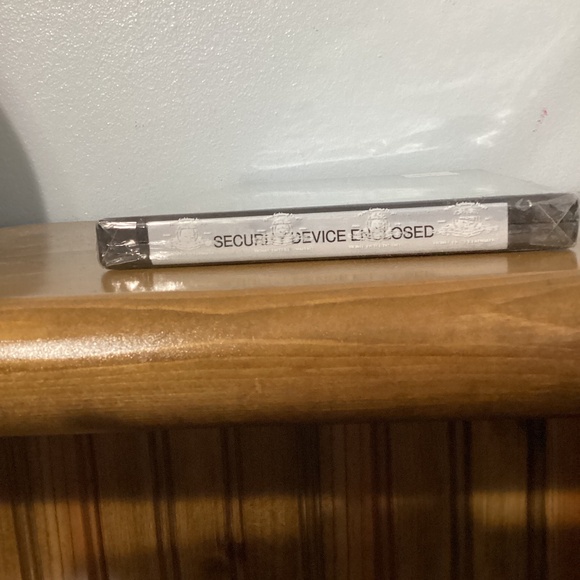 Sealed , Brand New THE MAN IN THE IRON MASK DVD Leonardo DeCaprio - Picture 3 of 4